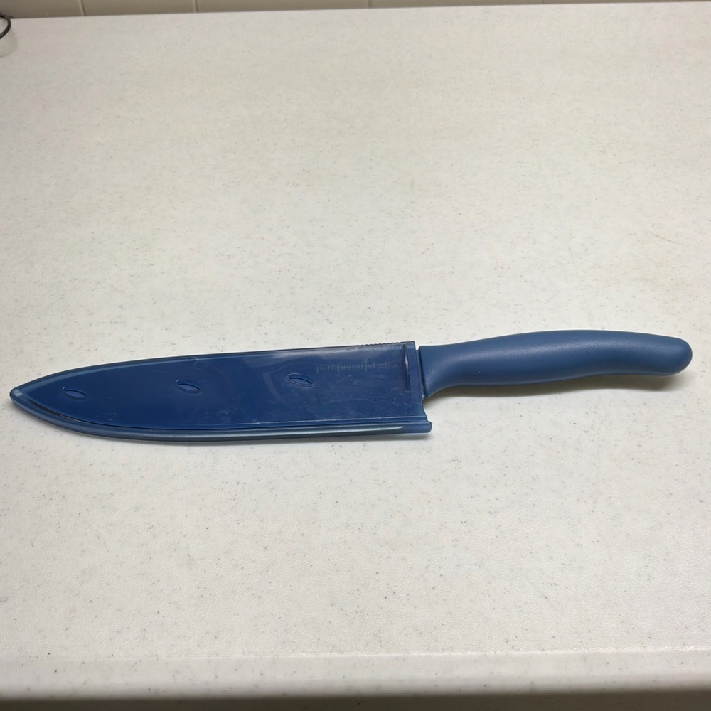 Pampered Chef Blue Coated Chef’s Knife 7" Blade